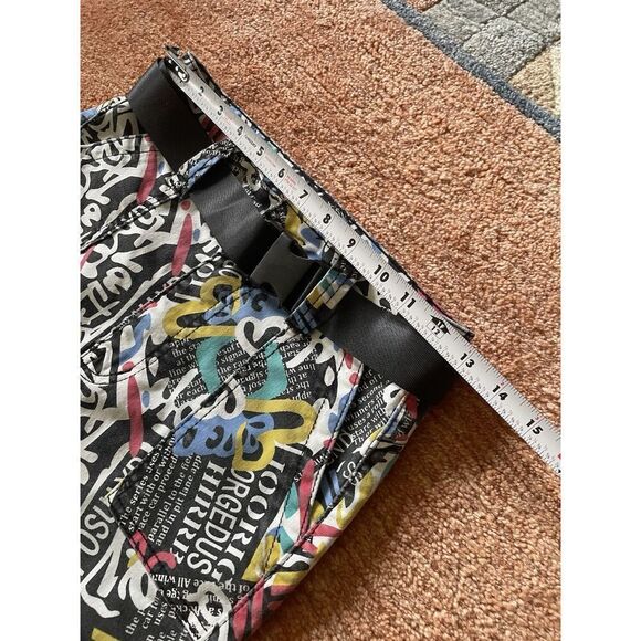 V.I.P. Graffiti Print Women’s Stretch Cargo Joggers Pants Size 5/6 - Picture 4 of 8